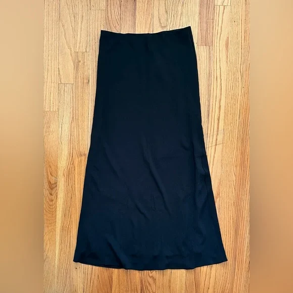 NWT Abercrombie & Fitch Black Satin/ Silk Skirt - Picture 2 of 3